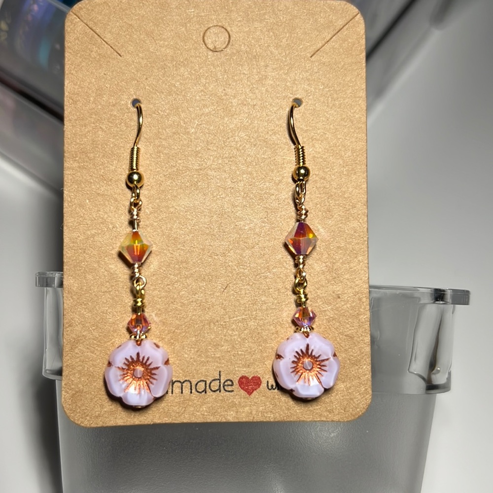 NEW costume jewelry lavender flower Earrings w/gold findings